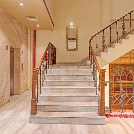 Oyo Townhouse 934 L'Elegant Hotel & Banquetby Ace Manor Ghaziabad Exteriör bild