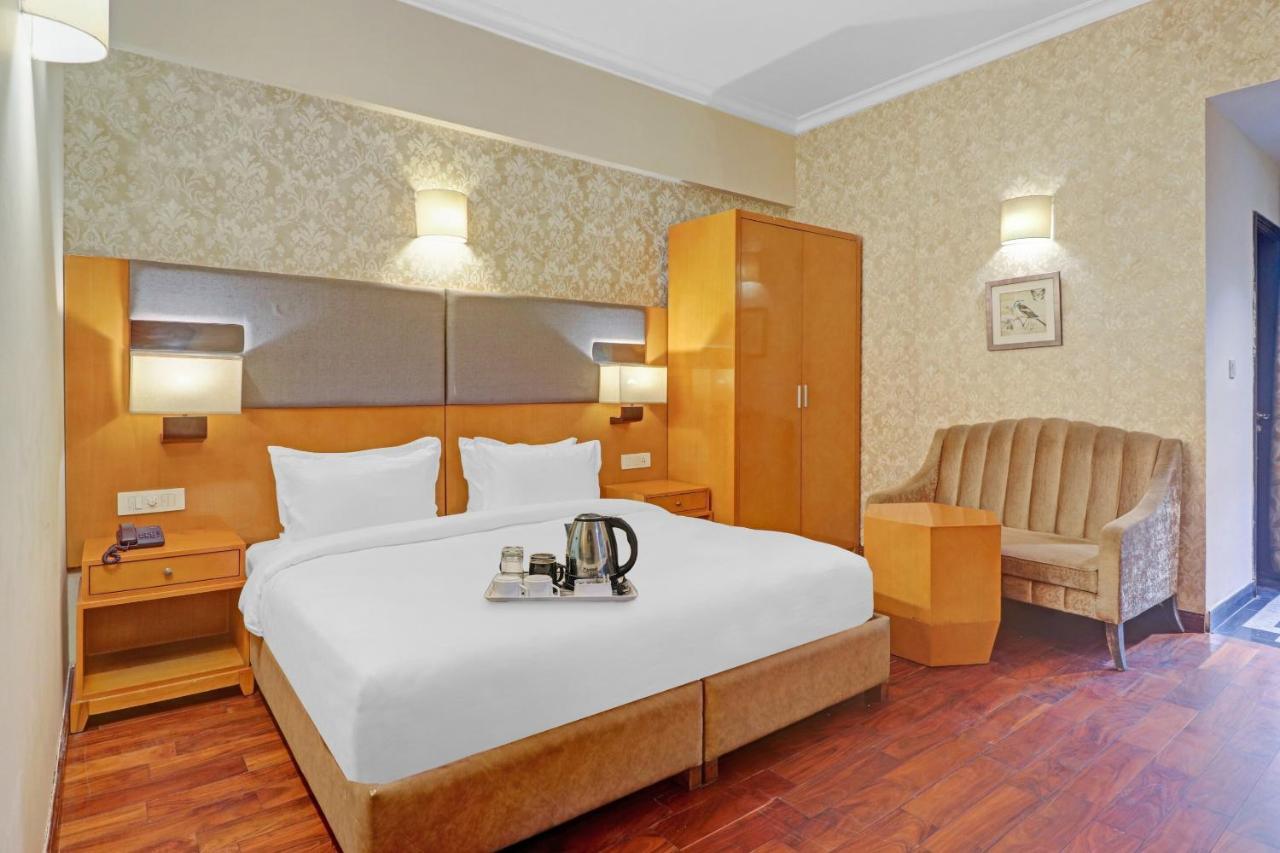 Oyo Townhouse 934 L'Elegant Hotel & Banquetby Ace Manor Ghaziabad Exteriör bild