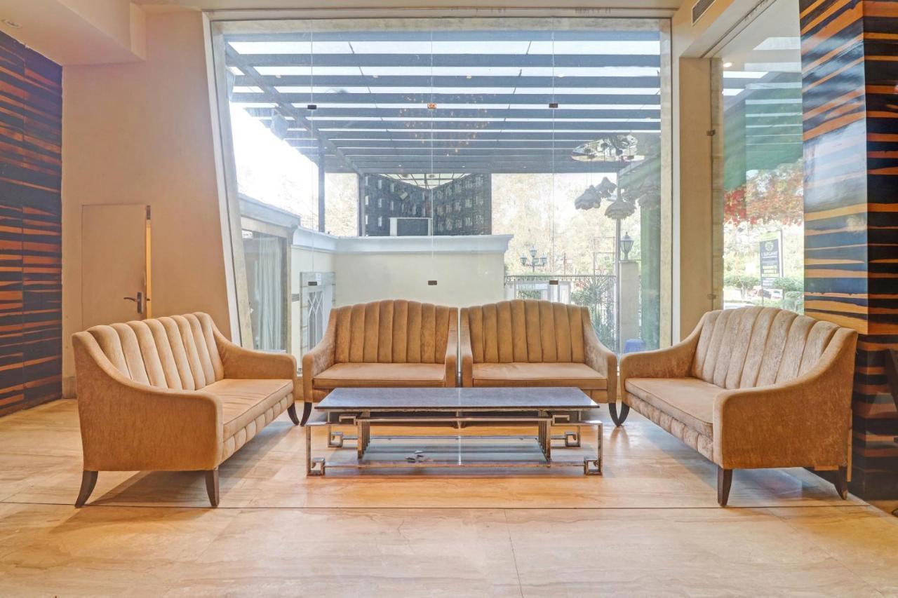 Oyo Townhouse 934 L'Elegant Hotel & Banquetby Ace Manor Ghaziabad Exteriör bild