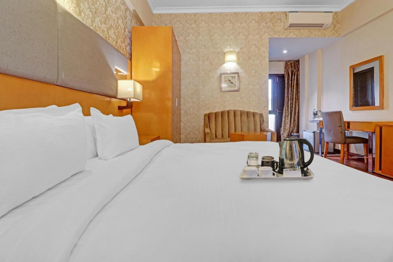 Oyo Townhouse 934 L'Elegant Hotel & Banquetby Ace Manor Ghaziabad Exteriör bild