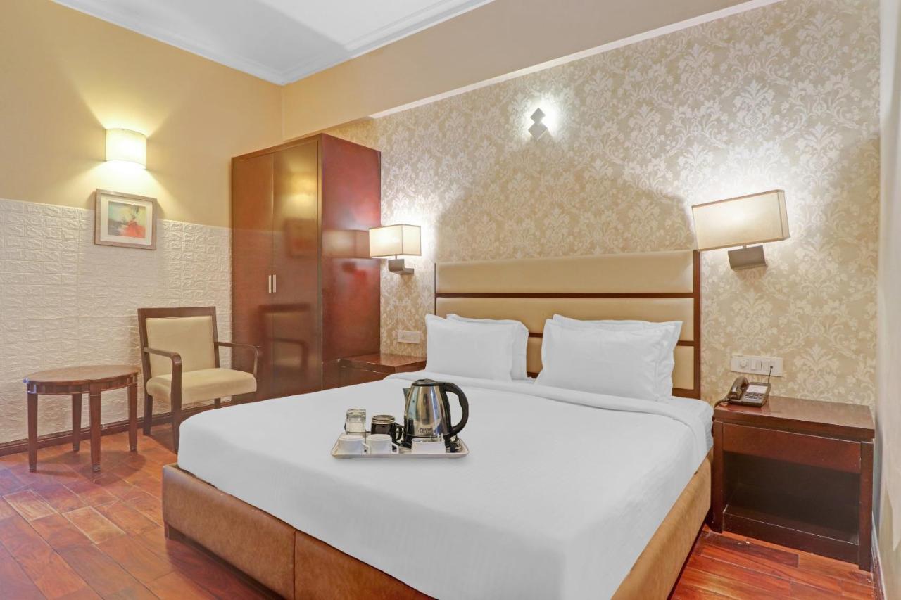 Oyo Townhouse 934 L'Elegant Hotel & Banquetby Ace Manor Ghaziabad Exteriör bild