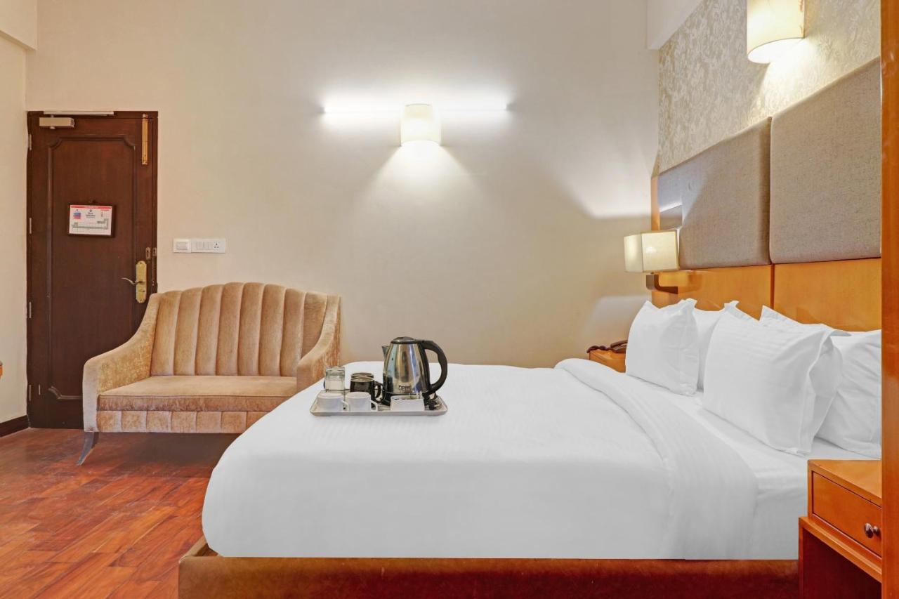 Oyo Townhouse 934 L'Elegant Hotel & Banquetby Ace Manor Ghaziabad Exteriör bild