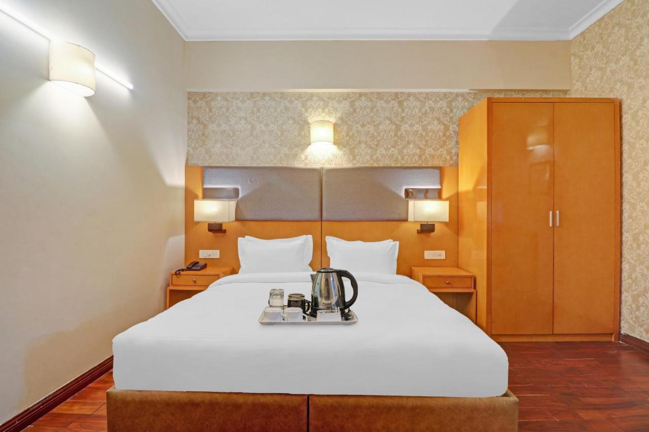 Oyo Townhouse 934 L'Elegant Hotel & Banquetby Ace Manor Ghaziabad Exteriör bild
