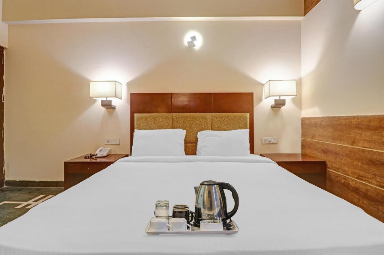 Oyo Townhouse 934 L'Elegant Hotel & Banquetby Ace Manor Ghaziabad Exteriör bild